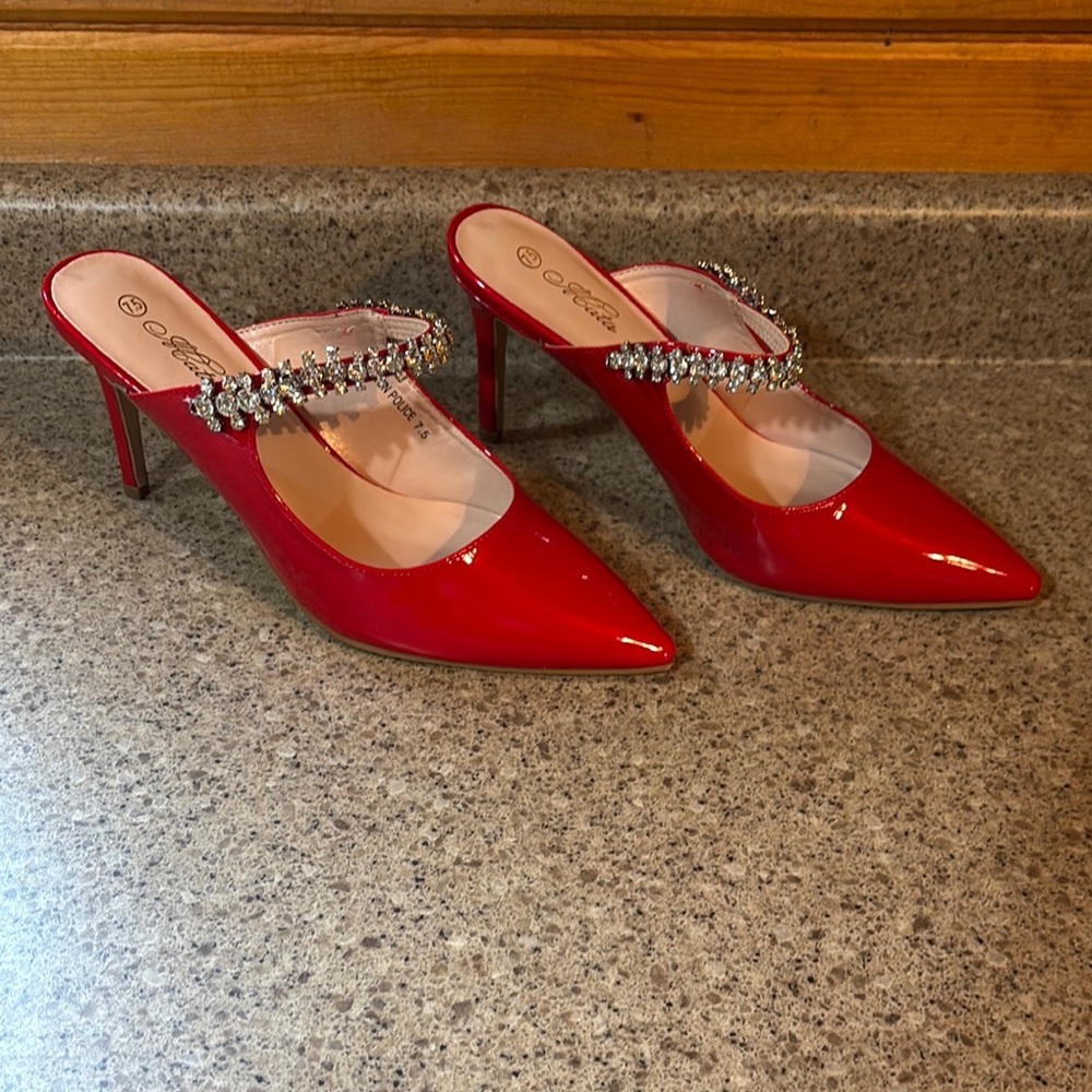 Mata Shoes Red Patent Pointed Toe Mule Heels with Crystal Strap